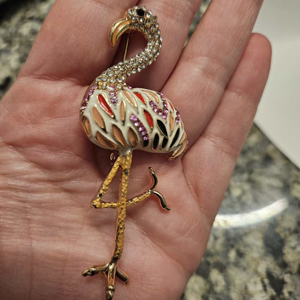 Chic Flamingo Brooch with Sparkling Accents